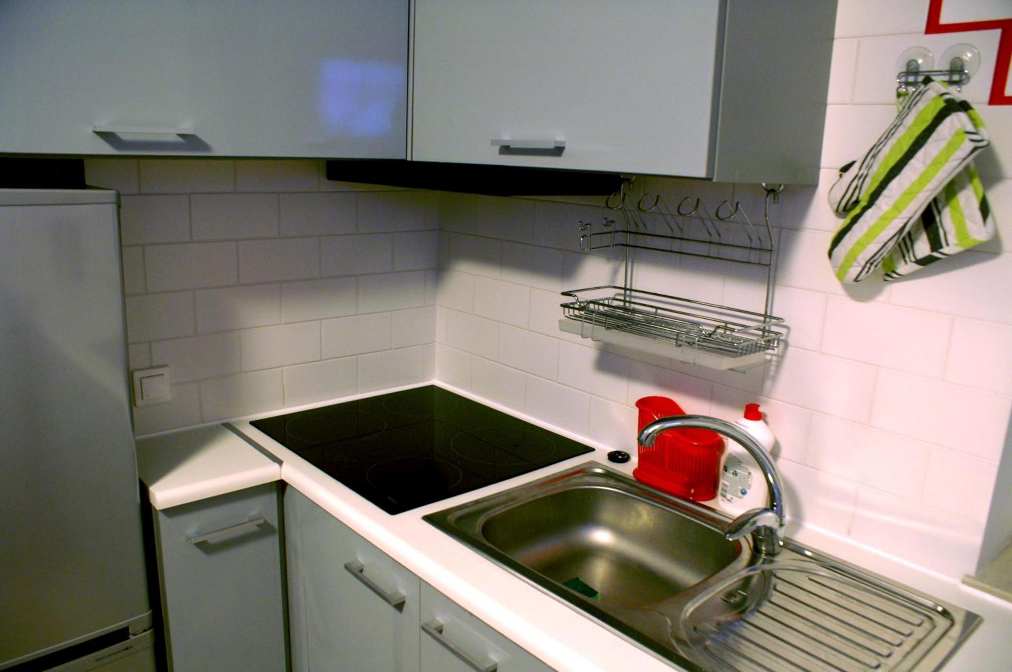 Pleasant Private And Fully Equipped With Private Parking Space Close To District Kazimierz Krakow