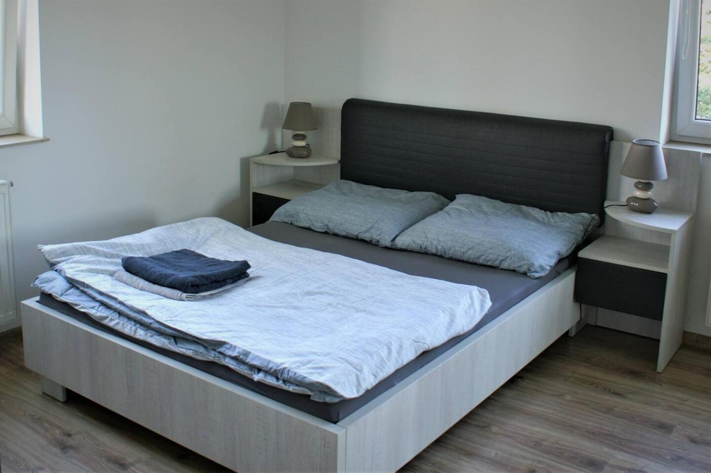 Pleasant Private And Fully Equipped With Private Parking Space Close To District Kazimierz *